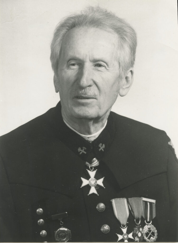 Kazimierz Dziunikowski w mundurze górniczym. /Zbiory prywatne Doroty Dziunikowskiej/