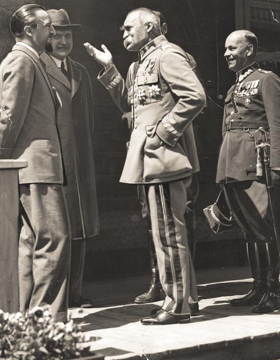 Feliks Kamiński z Marszałkiem Józefem Piłsudskim, 1930 r. Od lewej minister Spraw Zagranicznych Włoch Dino Grandi, Minister Spraw Zagranicznych Polski August Zaleski, Marszałek Józef Piłsudski i PPŁK Feliks Kamiński 11 czerwca 1930 r. /Wikipedia - domena publiczna/