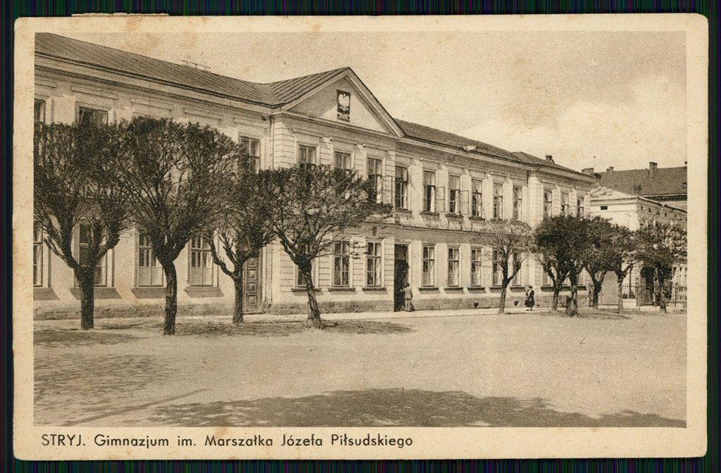 Gimnazjum im. Marszałka Józefa Piłsudskiego w Stryju 1939 r. POLONA/domena publiczna