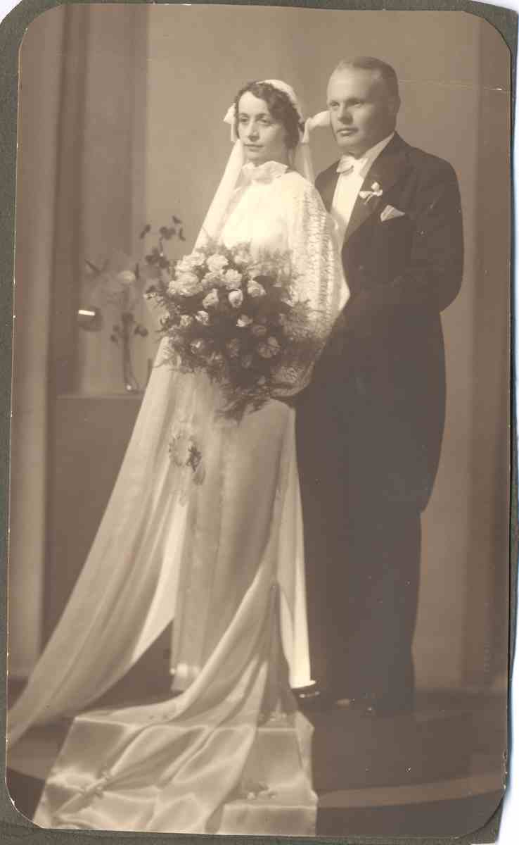 Rudolf Zacher z żoną Halina, 1936 r. Nr inwent. MK 1471/2 ic / Zbiory Muzeum Katyńskiego, oddział Martyrologiczny Muzeum Wojska Polskiego w Warszawie