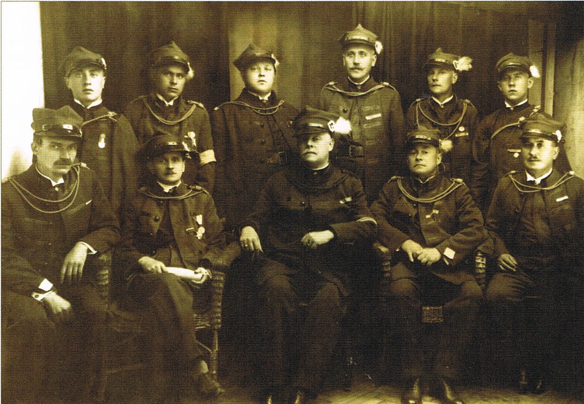 Zarząd jaworznickiego gniazda „Sokoła’’, W pierwszy rzędzie, w środku, prezes, Franciszek Racek
